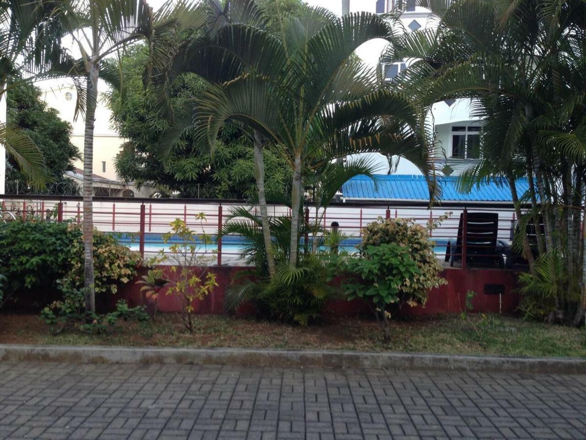 Oceanside Licenced Tourist Residence Flic-en-Flacq Екстериор снимка