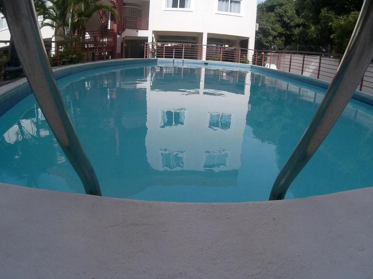 Oceanside Licenced Tourist Residence Flic-en-Flacq Екстериор снимка